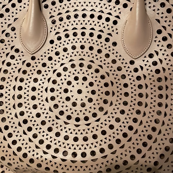 ALAÏA large Mina laser-cut tote bag beach bag - Picture 2 of 10